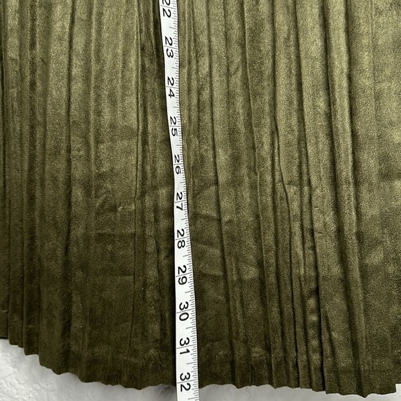 Coldwater Creek Pleated Army Green Skirt LP - Picture 8 of 8